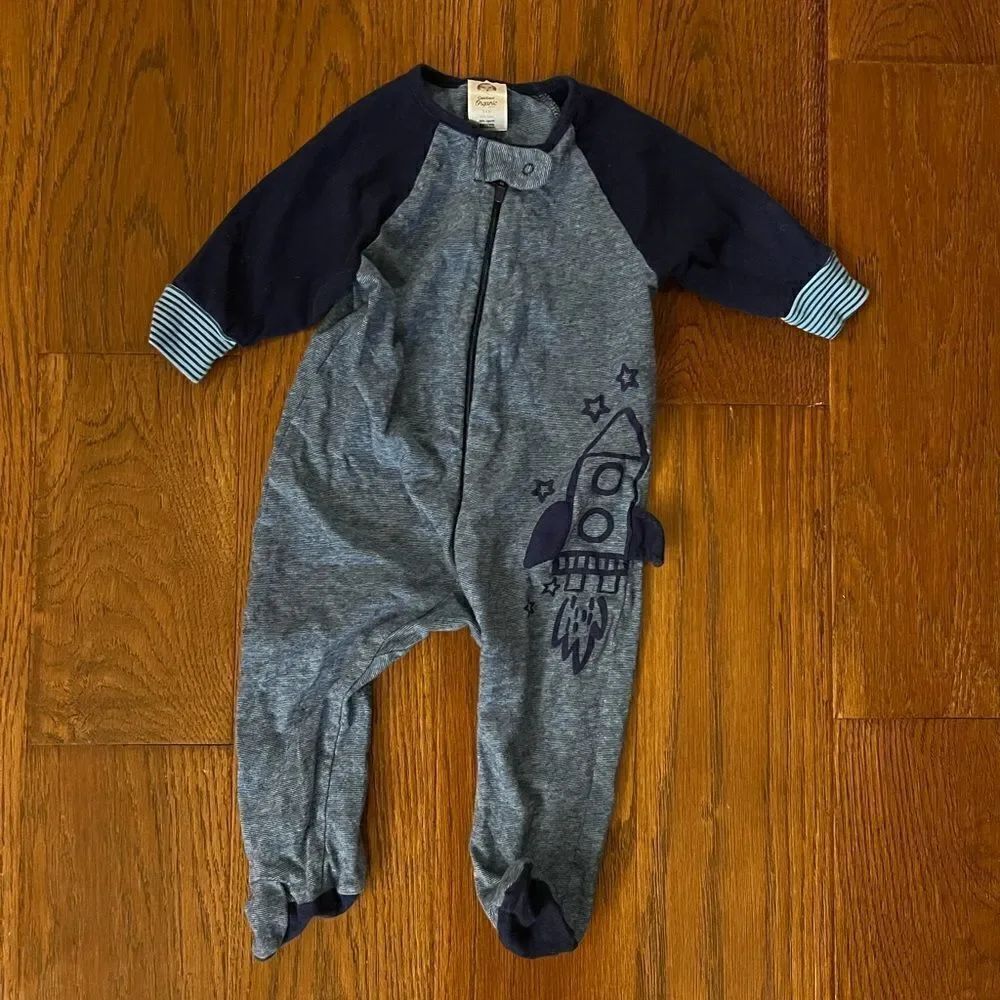 Gerber organic 3-6 months onesie
